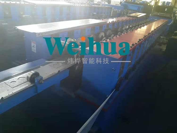 戶外箱自動(dòng)成型機(jī)特點(diǎn)以及戶外箱特點(diǎn)