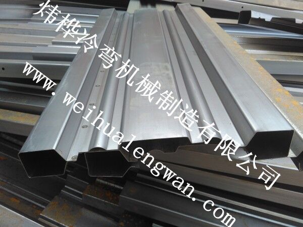車(chē)廂板自動(dòng)生產(chǎn)機(jī)器