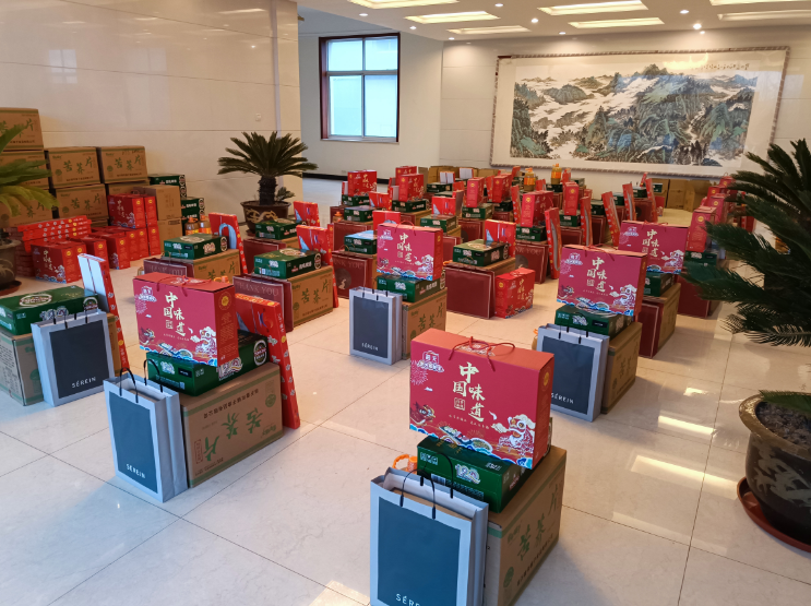 濰坊煒樺冷彎機械制造有限公司祝大家新春快樂，龍年大吉